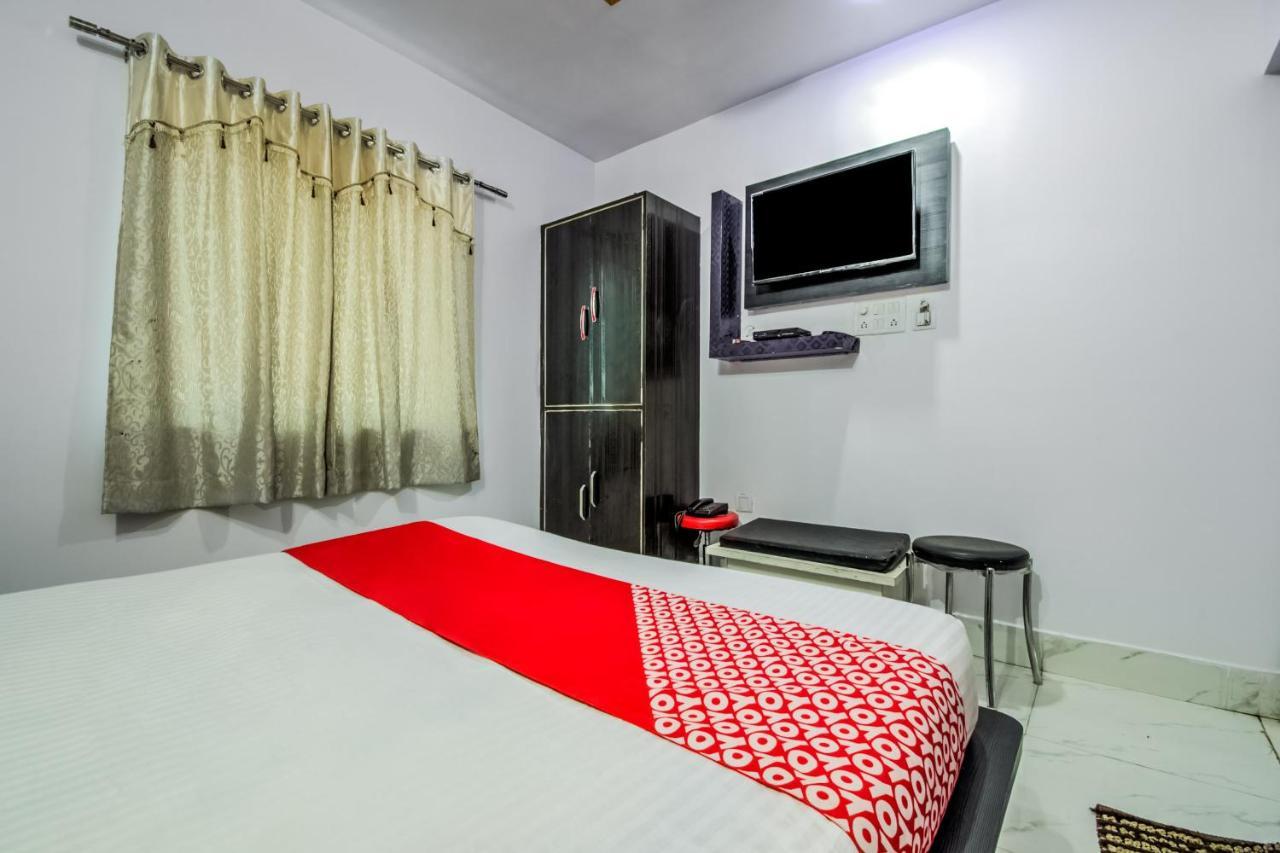 Oyo 14993 Rp Palace Danapur Exterior foto
