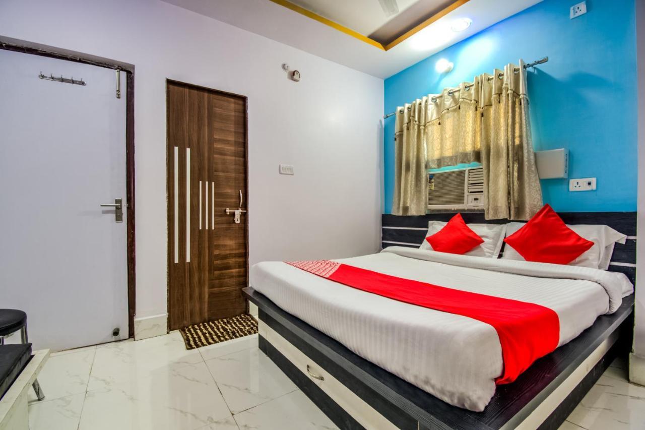 Oyo 14993 Rp Palace Danapur Exterior foto